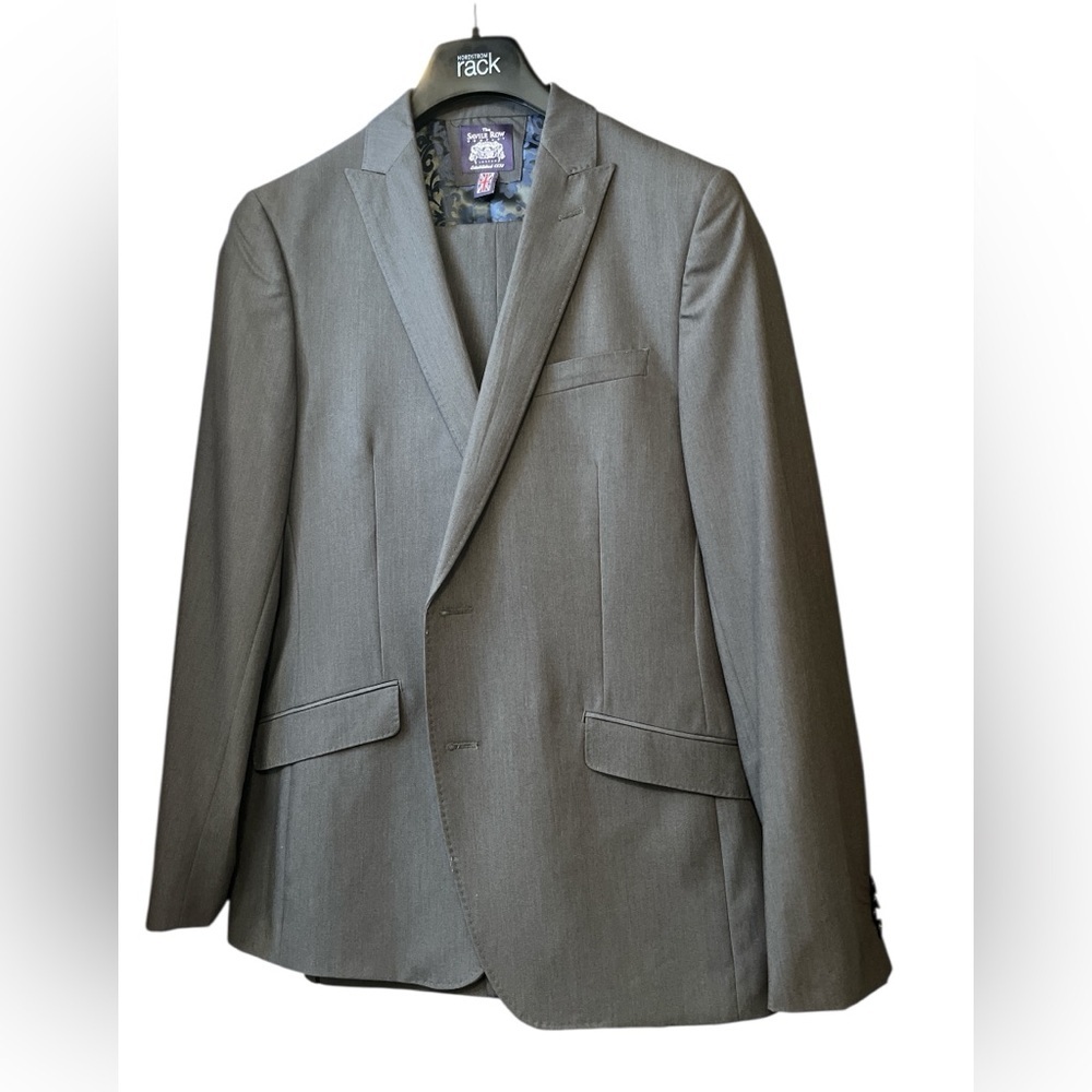 The Savile Row Lightweight Charcoal Gray Men's Suit Size 42L